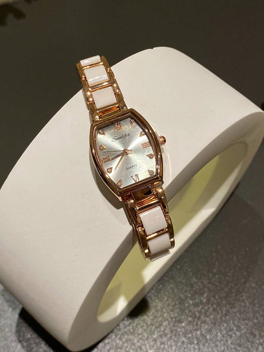 1pc Barrel-Shaped Roman Numeral Dial Watch - White